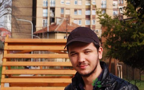 男左中腹部肿胀的原因