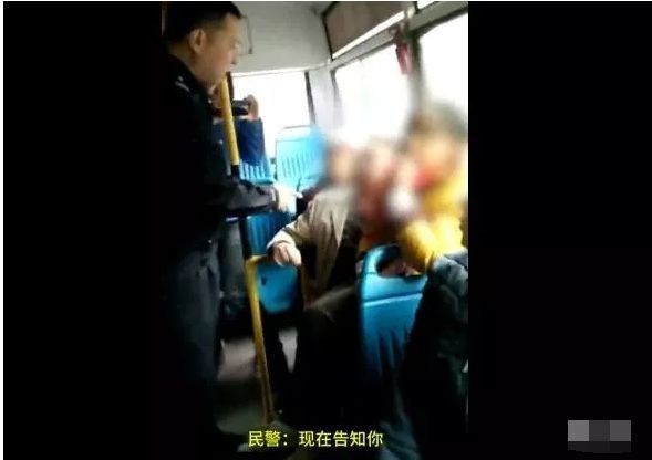 中年男公交搂抱猥亵5年级女孩被刑拘 媒体:好