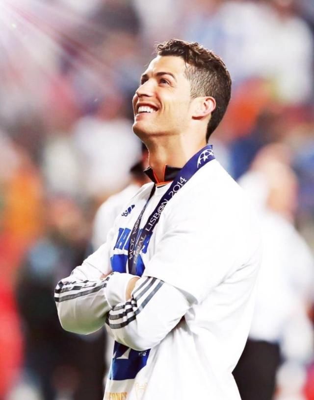 C罗转会尤文图斯,来时巨星走是皇,走到哪里都