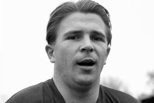 世界足坛史上五大球王:贝利、贝肯鲍尔毫无悬