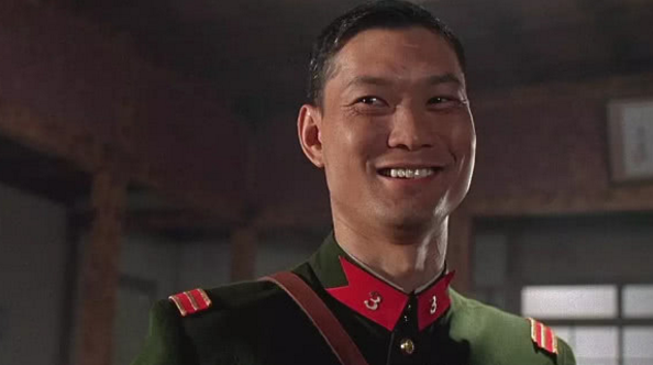 打遍加拿大,27岁四战洪金宝,36岁狂虐李连杰,今豪车无数可就是不红!