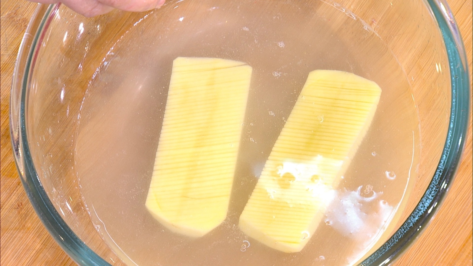 大厨教您升级做"蓑衣土豆盒子"