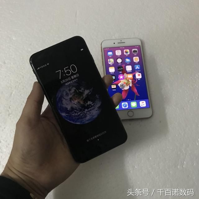 苹果iphone 8Plus黑跟金色实拍A11处理器3G运