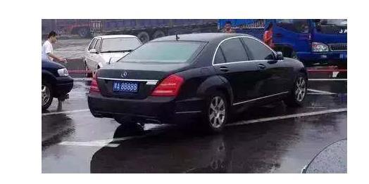 豫A88888：刘刚的座驾