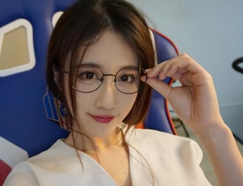 虎牙纵容女主播轩子,淫秽内容私下贩卖,平台尚未表态什么?