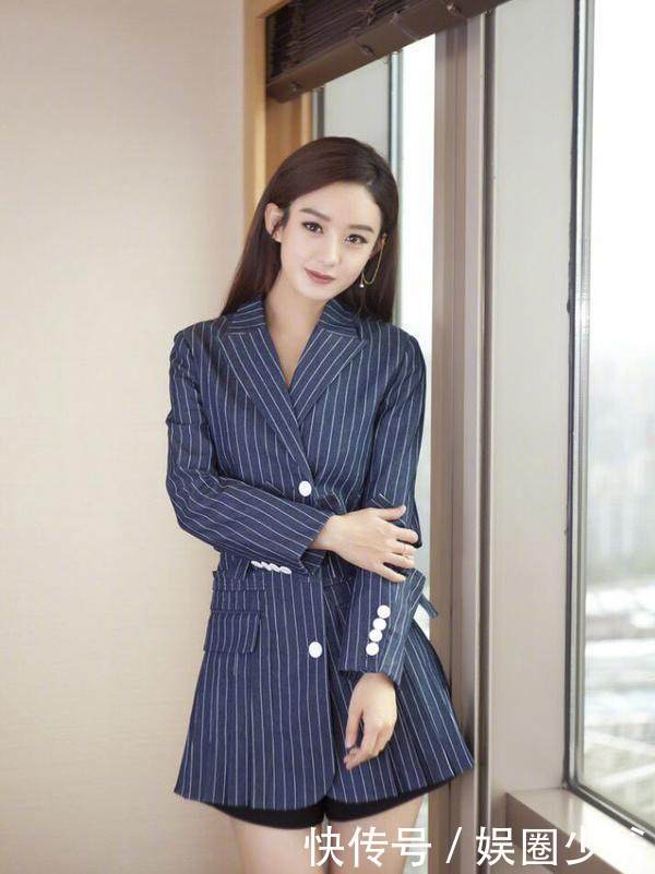 同样的衫薄纱透视长裙,赵丽颖撞衫刘亦菲,网友