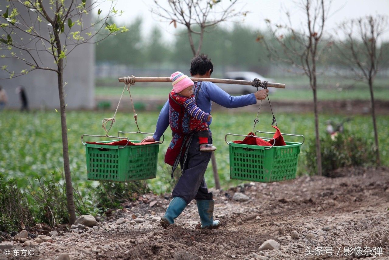 无言的感动!8张触动心灵的父爱温暖画面,哪一