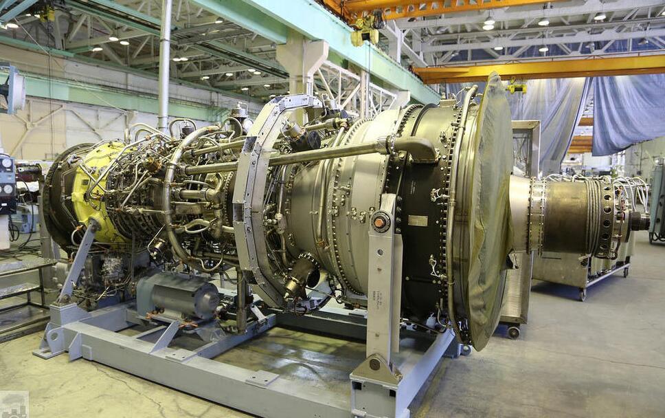 1992年，彼尔姆发动机公司为俄罗斯天然气行业生产第一台12兆瓦燃气发电机组。1993年，他们又研发出2.5兆瓦燃气发电机组。目前，该公司占据燃气发动机组40%的市场份额。