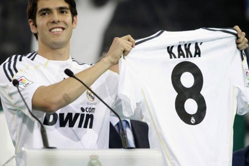 世界足坛10大经典前腰: 卡卡、哈维、皮尔洛垫