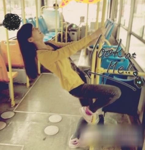 GIF搞笑趣图:据说扎马步能瘦腿,我的两个闺蜜