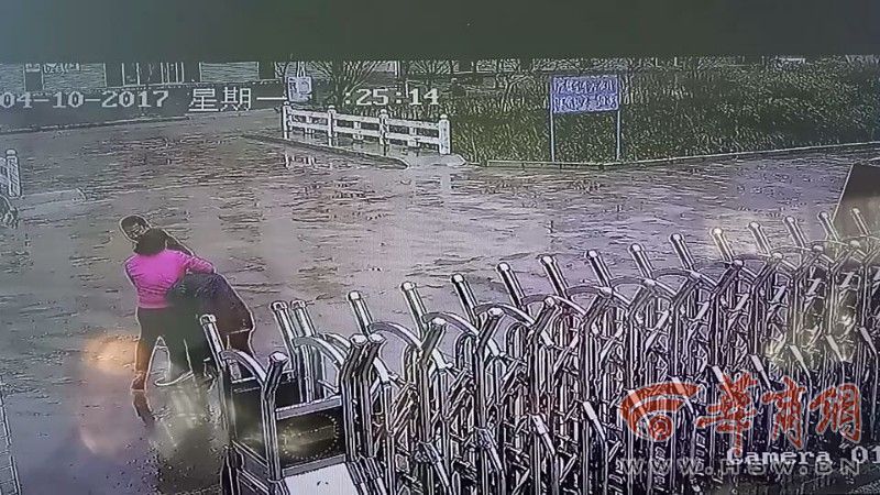 女教师遭家暴起诉离婚 丈夫闯进学校拖拽殴打
