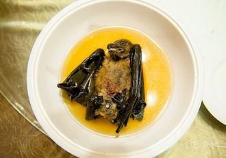 青蛙还能做成饮品?这四大世界黑暗美食你能接