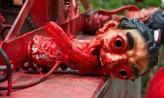 走进泰国超恐怖寺庙 蜡人受刑场面警告轮回之