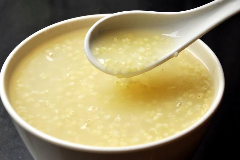 煮小米粥如何加水?其实大有学问,这样煮小米粥