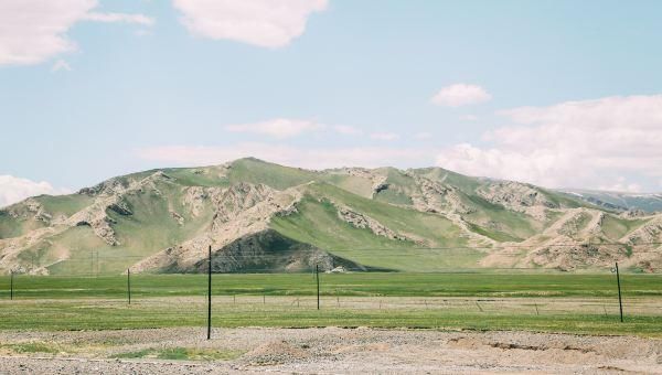 新疆第一大市,面积达48万平方公里,相当于4个