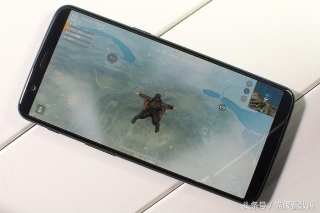 一加5T游戏性能测试 高通835配大运存,轻松吃