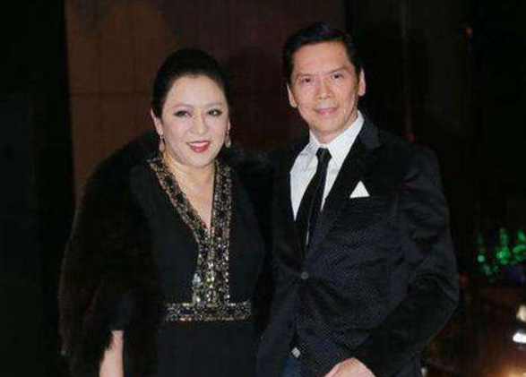 香港五位大佬,洪金宝是小弟,向华强排第三,第一