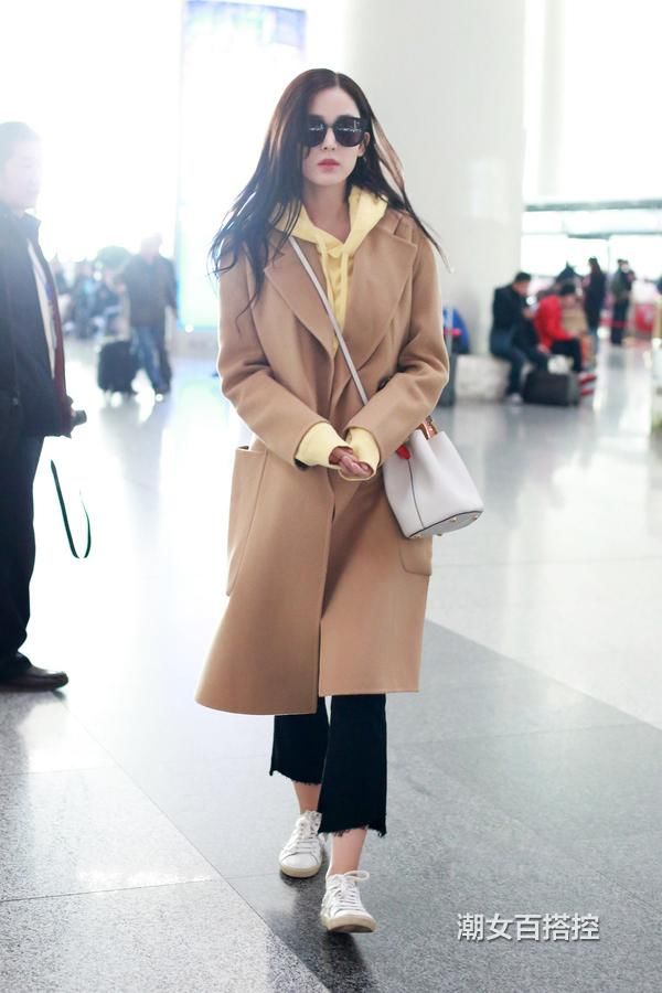 一件兼具温度与风度的毛呢大衣,是你冬季穿搭