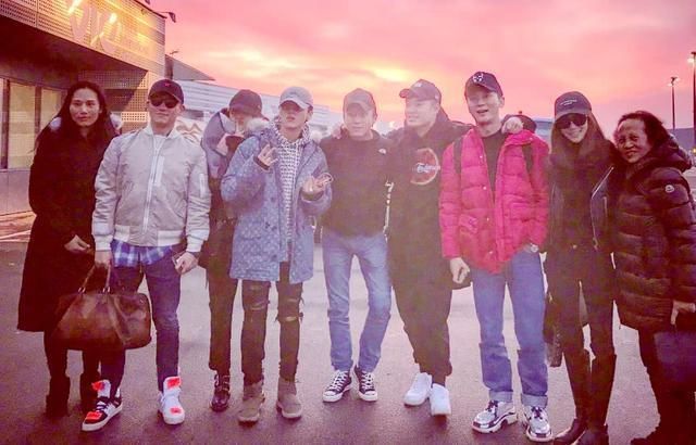 跑男录制照片曝光!陈赫脸型大得惊人,关晓彤此