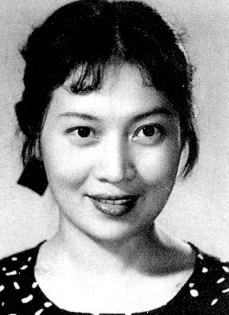 这张没有修饰的图片就是早期著名的导演,演员张圆,可能许多人还不熟悉