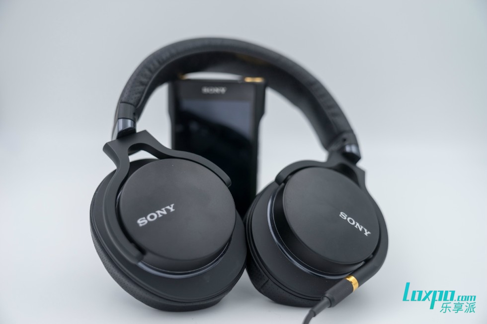 索尼黑砖 VS ZX300A,音质差距有多大?