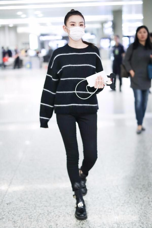 女明星毛衣撞衫成灾,霍思燕出奇招,毛衣套秋衣