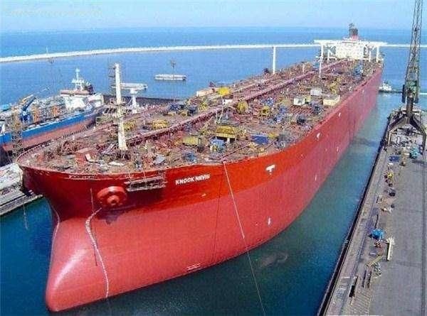 世界最大油轮 排水量82万吨 七个福特级航母加