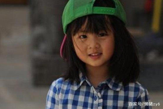 小小年纪却有着大人的成熟稳定,这个明星女孩