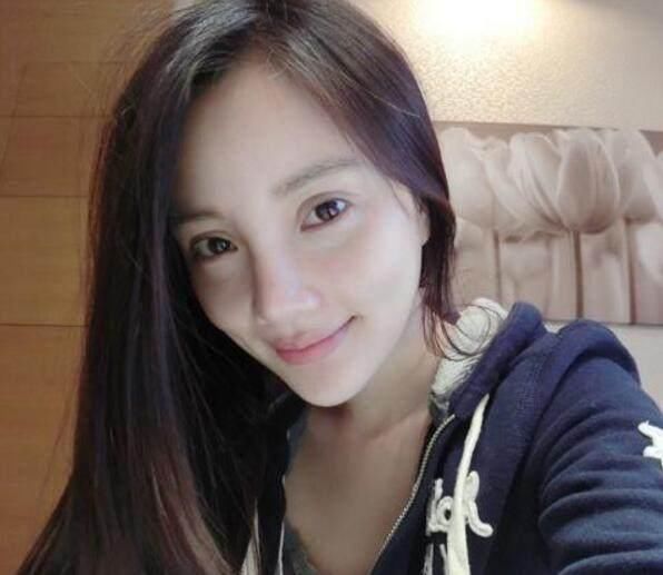 这张李小璐的素颜照,贾乃亮看了估计恶心死,网