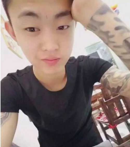 快手吴迪举行大婚,仙洋巴扎黑等人却闹事,互殴