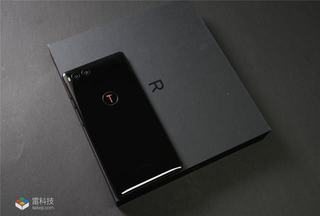 坚果R1评测:锤子科技跟上友商步伐的最好证明