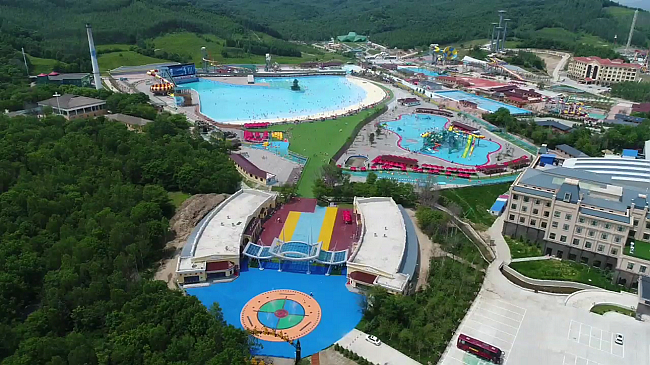 6月28日,随着亚布力雪山水世界的盛大开业,亚布力滑雪旅游度假区今夏