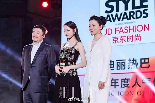 热巴的蝴蝶臀火了!杨幂做梦都想要的好身材