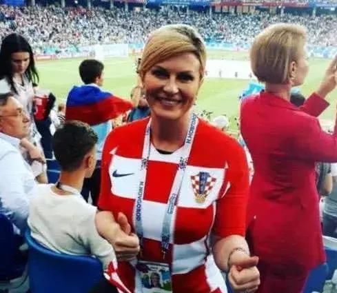 世界杯最美球迷,中国红衣女仅第三,第一名最出