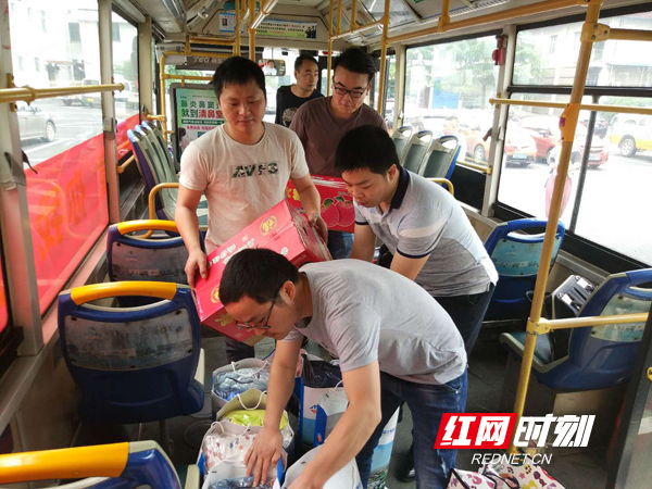 衡阳:公益活动让福利院孩子感受社会大爱