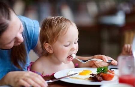 半岁宝宝吃鸡蛋作为第一口辅食?一岁以下宝宝