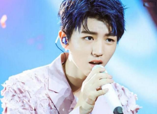 男明星梳中分发型,易烊千玺炫酷,薛之谦复古,蔡