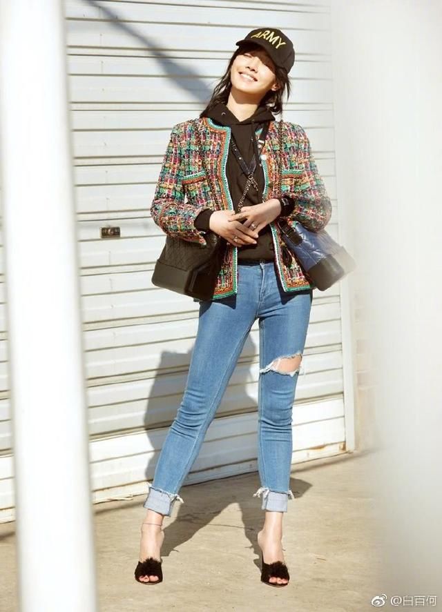 白百何真敢穿,眼看牛仔裤就要被撑破了,网友:简