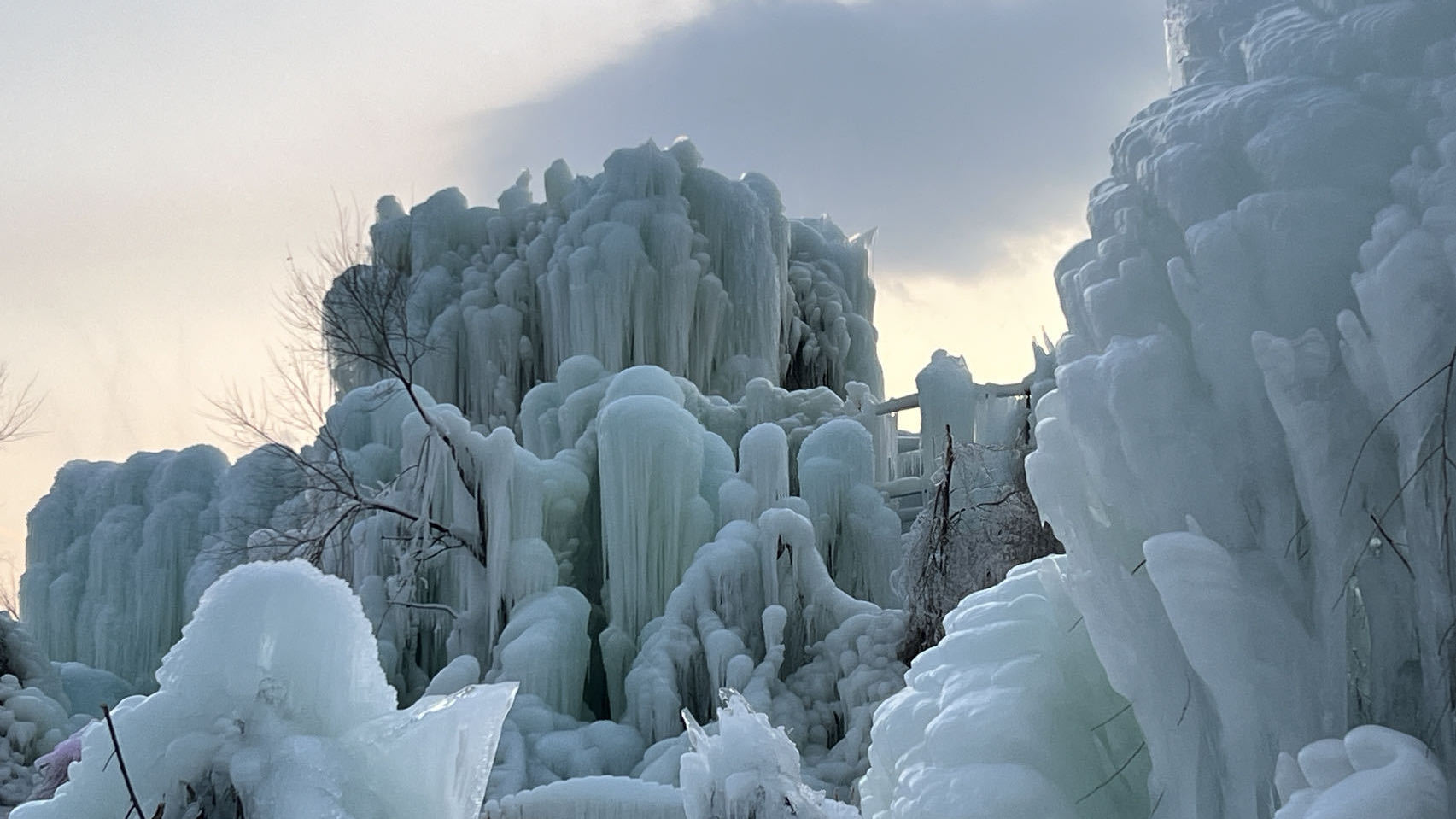 “冰雪昌平”再上新！七孔桥冰雪伊甸园试运行