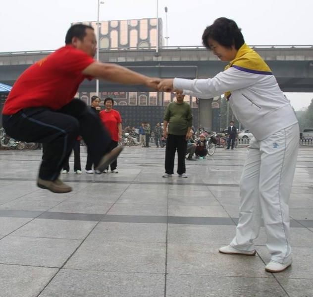 怎样练太极拳才能有效 t016dd9f9a367abdb51.jpg?size=632x599