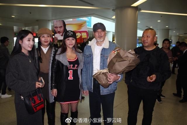 66岁徐少强再拥23岁女星 娇妻却不离不弃