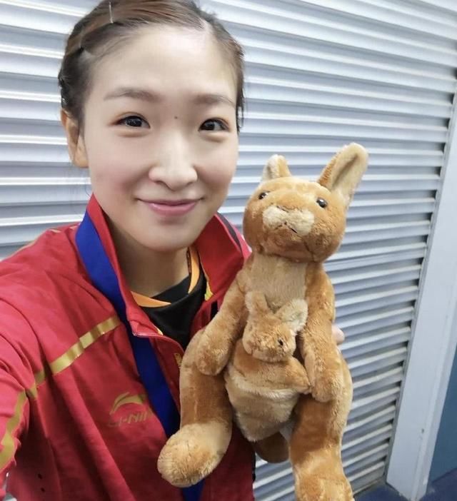 中国最漂亮的4位乒乓球女运动员,第一位实至名
