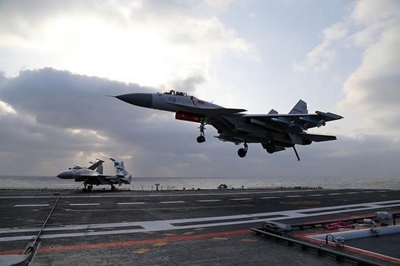 辽宁舰演习歼15与岸基战斗机自由空战,结果让