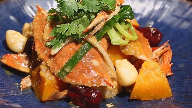 金瓜焗螃蟹 汤浓味美肉质鲜嫩