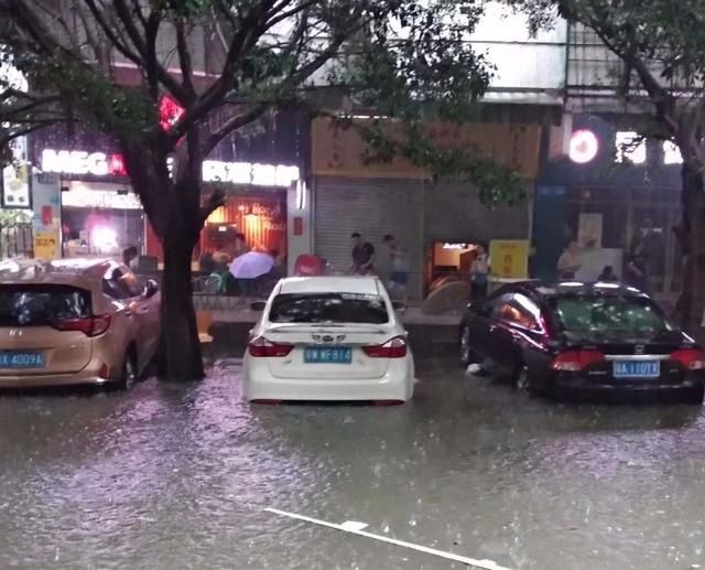 广州暴雨城市被淹,多人被电死:思考城市的排水