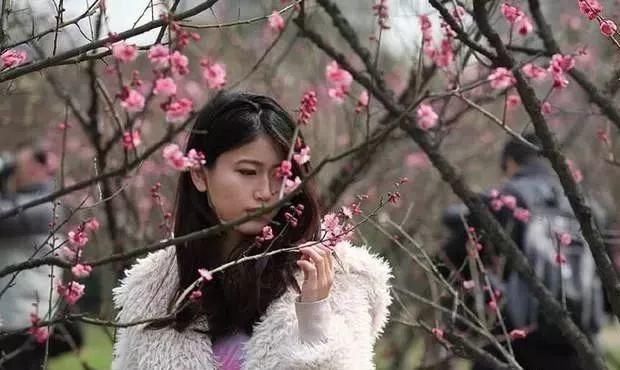 脑筋急转弯字谜:存心不善,有口难言,猜一字