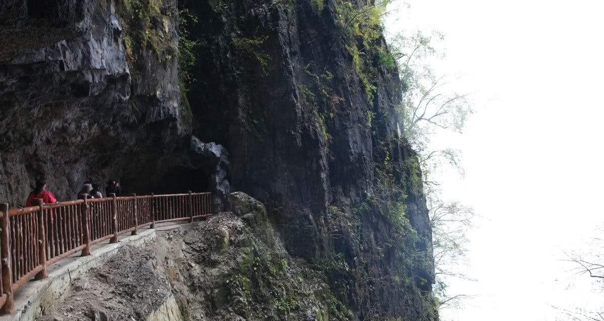中国最危险的道观:三面都是悬崖峭壁,比华山栈