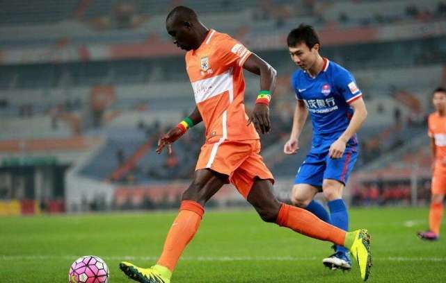 鲁能调整外援西塞恐将离队 新人锁定中场类型