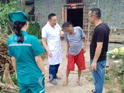 镇平石佛寺镇第一书记见义勇为 众人援手救人