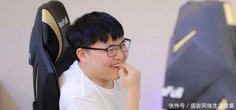 UZI手速有多快 这一波操作和意识, 厂长在一旁